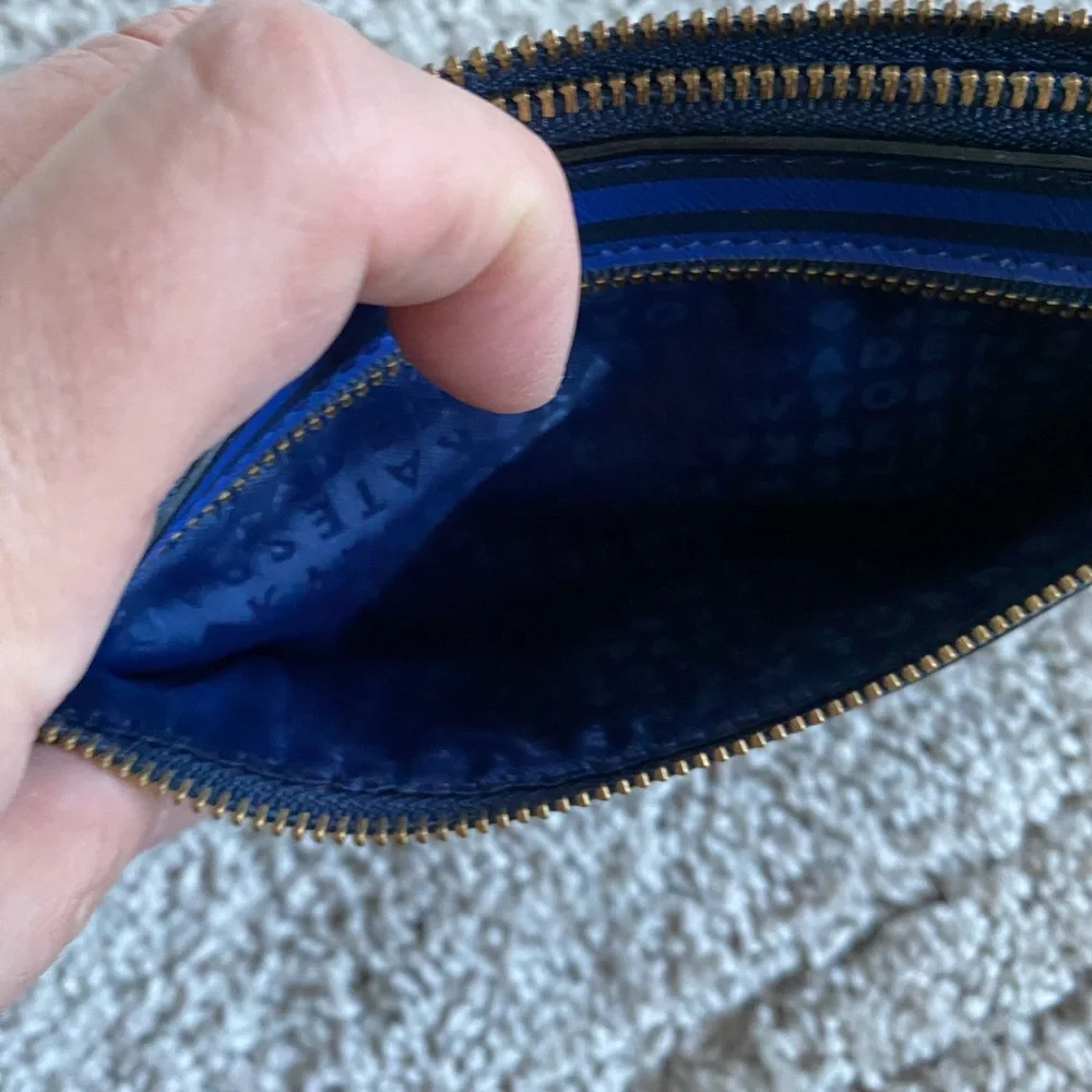Kate Spade Laurel’s Way Navy and White Striped Wristlet FLAWED‎